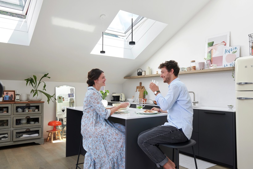 VELUX jumta logi, jumta logu nomaiņa, iebūvētājs, GGU, GLU, bēniņi, mansards